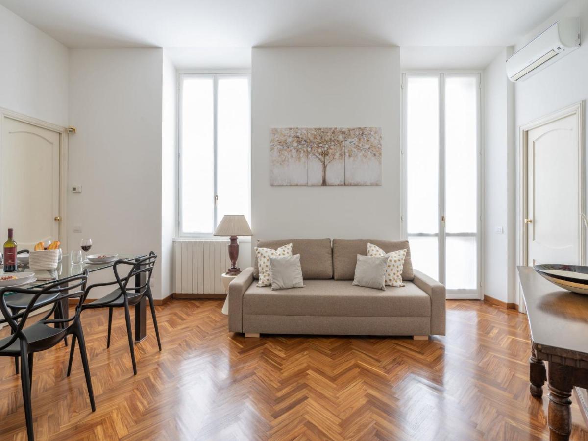 The Best Rent - Gorgeous Two-Bedroom Apartment In Porta Nuova District Милан Экстерьер фото