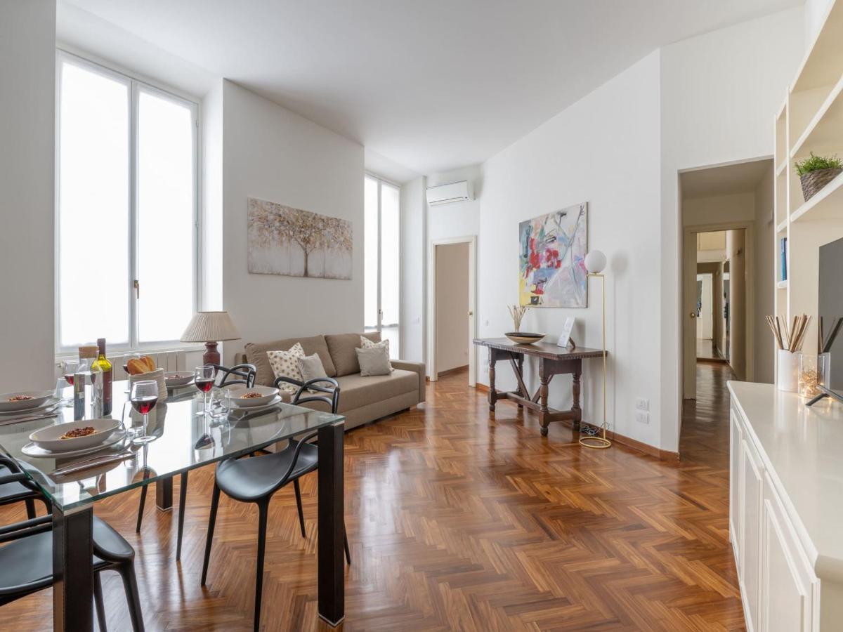 The Best Rent - Gorgeous Two-Bedroom Apartment In Porta Nuova District Милан Экстерьер фото